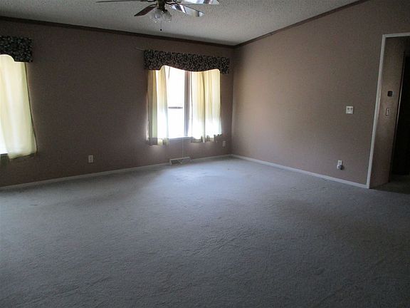 4th image of 3309 Grand Ave