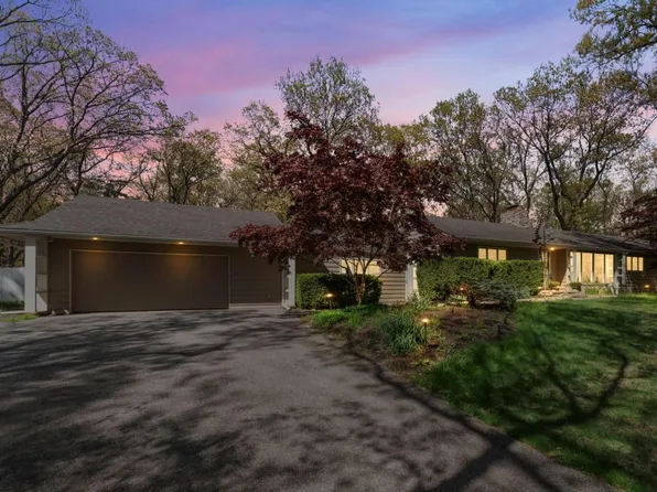 6 West Rd, Dune Acres, IN 46304