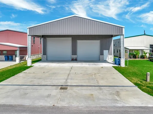 52 Coastal Oaks Loop, Port O Connor, TX 77982