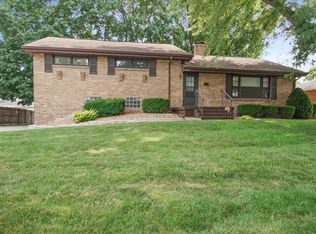 2007 Benjamin Ln, Bloomington, IL 61701