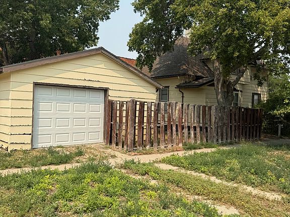 4th image of 237 E 2nd St