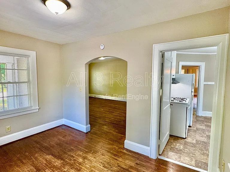 440 E Fairview Ave — Photo 14