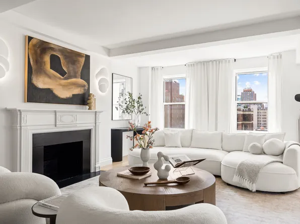 60 Gramercy Park North 16A image 2 of 22