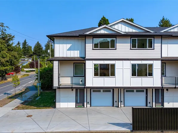 1559 Ash Rd #1, Saanich, BC V8N 2S9