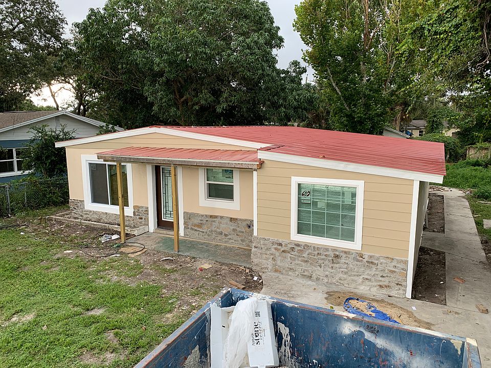 1st image of 107 E Brevard Dr
