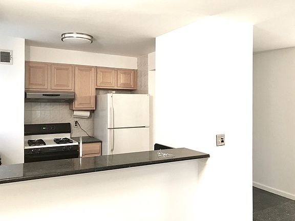 3rd image of 376 Broadway APT 22A