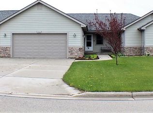 254 Maries Way, Random Lake, WI 53075