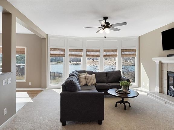 2nd image of 10038 N Willow Ave