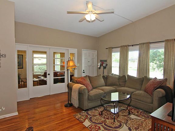 4th image of 1006 Driftwood Pl