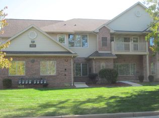 943 Hunter Dr, Racine, WI 53406