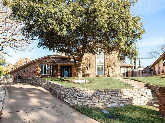 2nd image of 2108 Carmel Ct