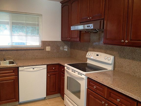 3rd image of 345 Whirlaway Dr