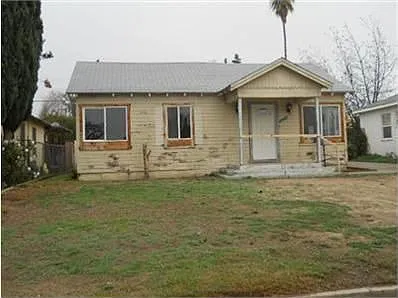 3302 Lake St photo 1