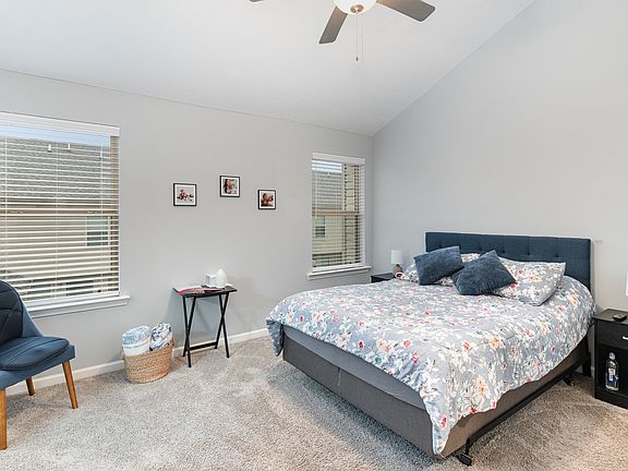 3rd image of 3019 Utah St