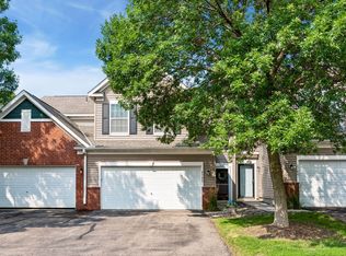 2782 Spy Glass Dr, Chaska, MN 55318