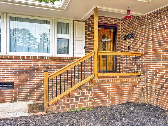 3rd image of 469 Royal Oak Dr