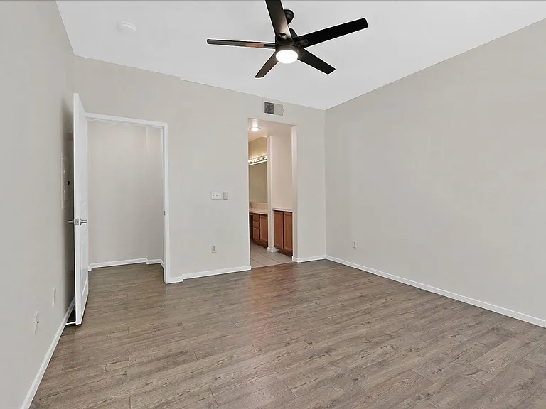 908 Domnus Ln #105 — Photo 9