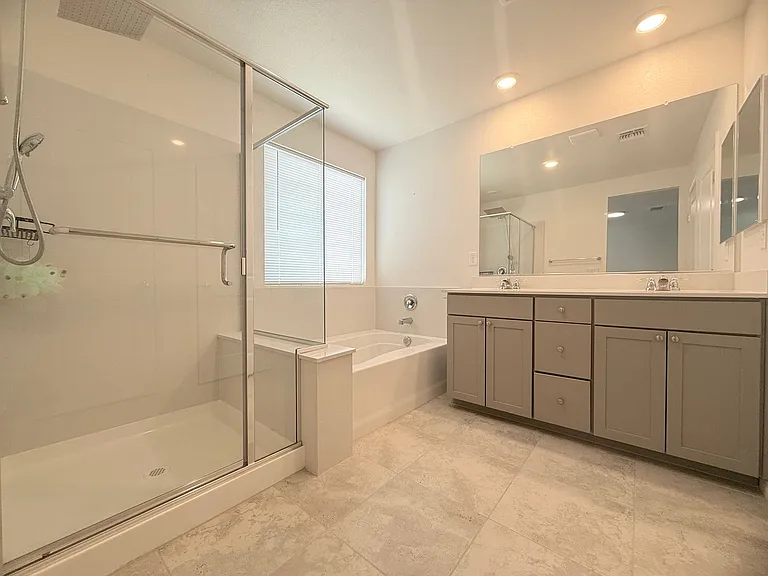 7659 W Mistral Ave — Photo 15