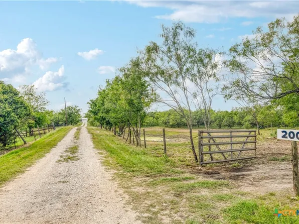 200 Armstrong Rd, Lockhart, TX 78644