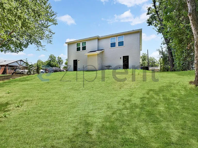 333 N Field St #A — Photo 3