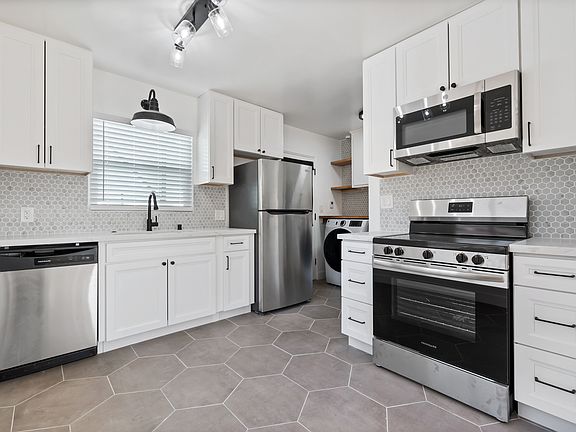 4th image of 1533 Glenwood Dr