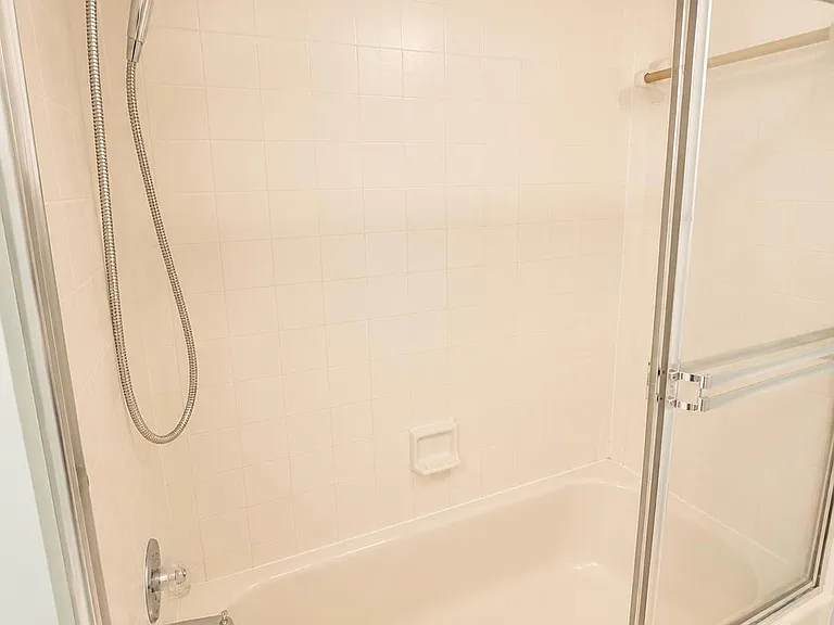 701 NW 19th St #408 — Photo 9