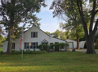 221 Broadway St NW, Bethel, MN 55005