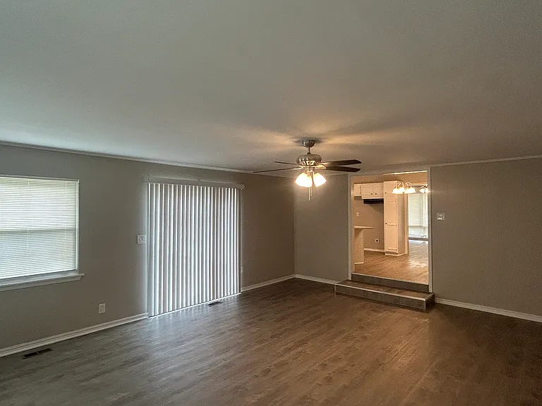3519 S Sandusky Ave — Photo 5