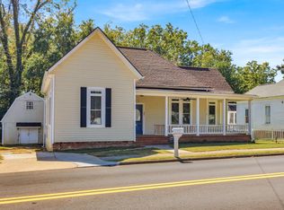 62 Clark St, Newnan, GA 30263