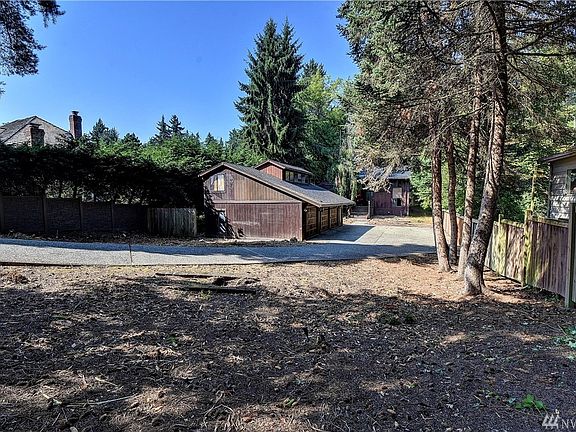 5th image of 7648 NE 12th St