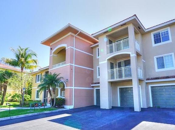 2nd image of 6529 Emerald Dunes Dr APT 202