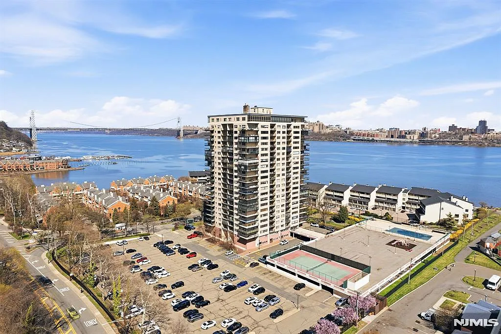 1203 River Rd APT 1H photo 1