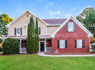 1645 Rose Pointe Dr, Loganville, GA 30052
