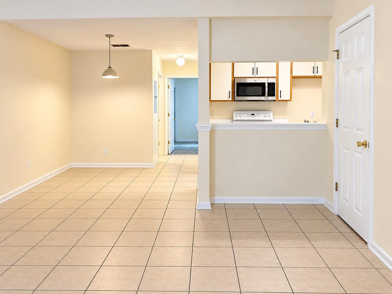 3 bed, 1224 sqft, $1,450 — Photo 2