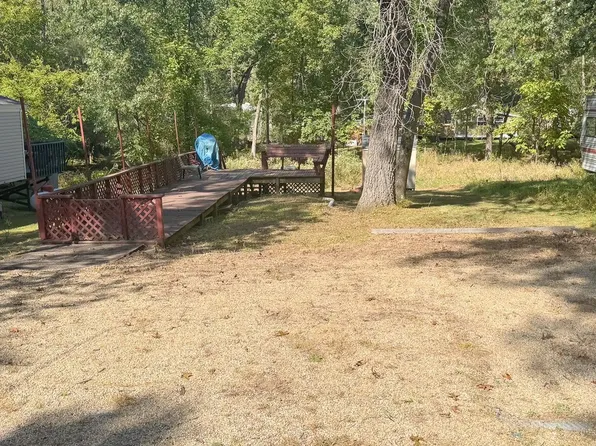 16/46 Woodhaven Dr E, Sublette, IL 61367