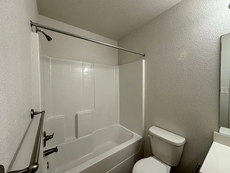 1813 Clovis Dr — Photo 28