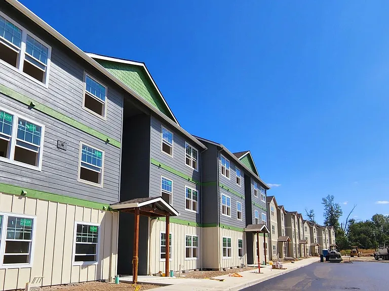 Eagle Pointe Apartments- Resort-Style Living in Albany — Photo 38