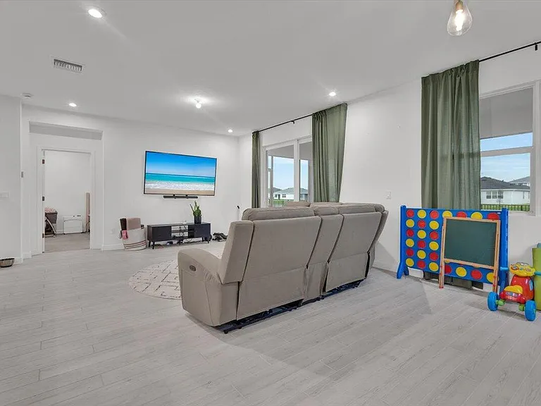 14391 SW Skye Dr — Photo 18