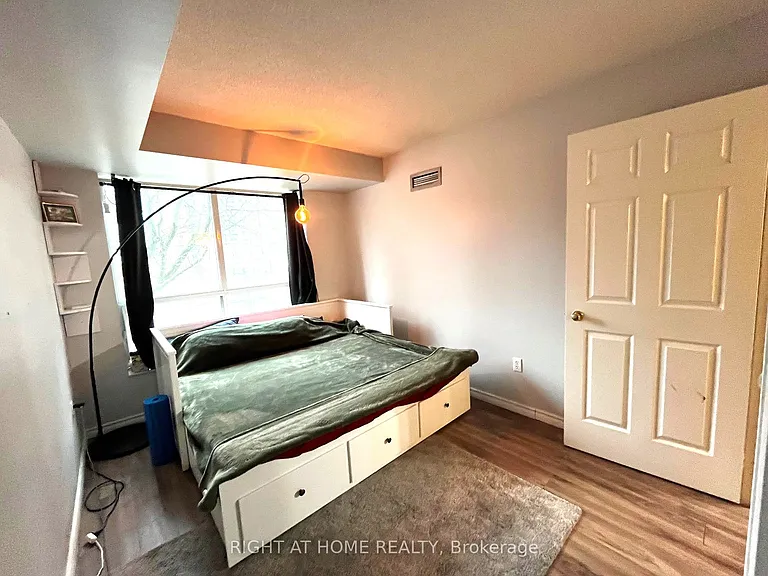 3 Pemberton Ave #401 — Photo 6