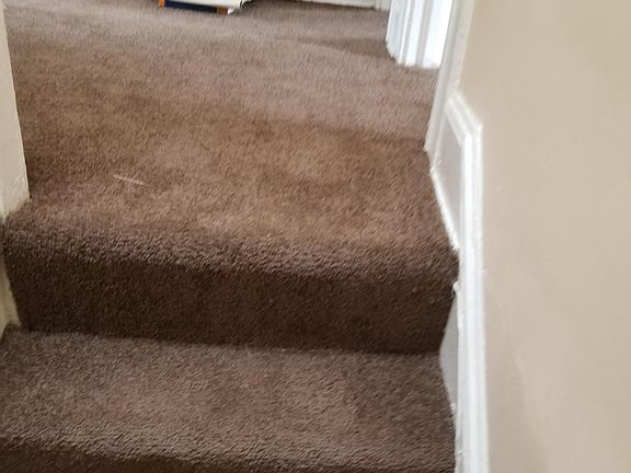 2nd floor hallway and steps.