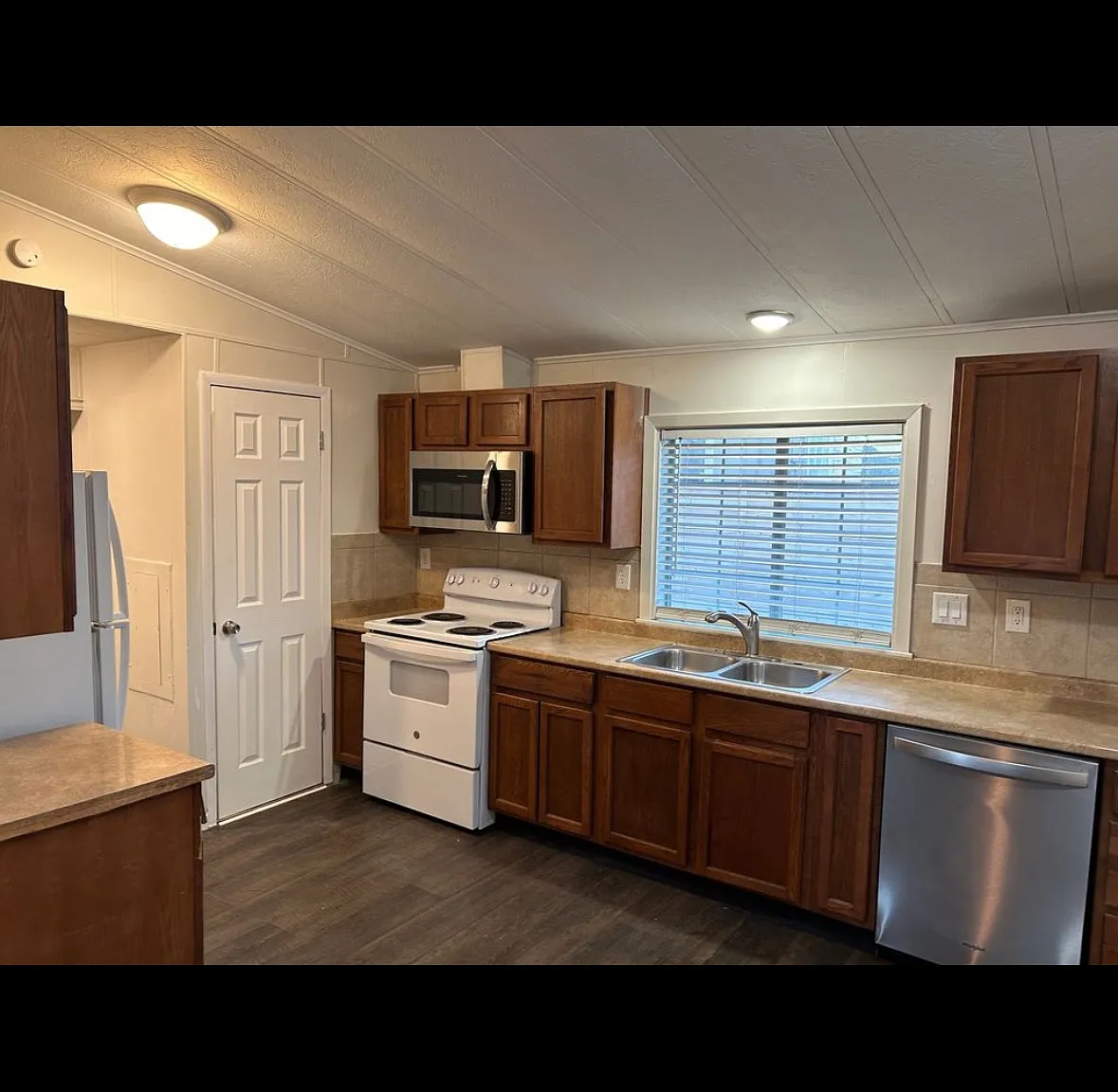 930 Via Viejo St — Photo 1