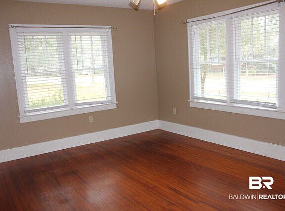 2nd image of 219 W Rose Ave