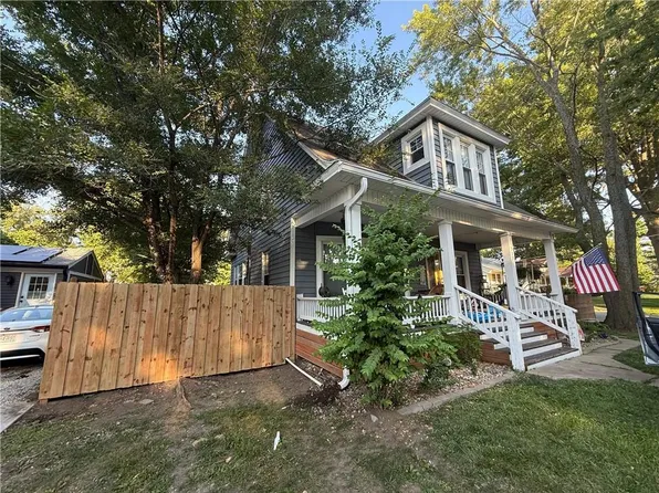 317 SE Grand Ave, Lees Summit, MO 64063