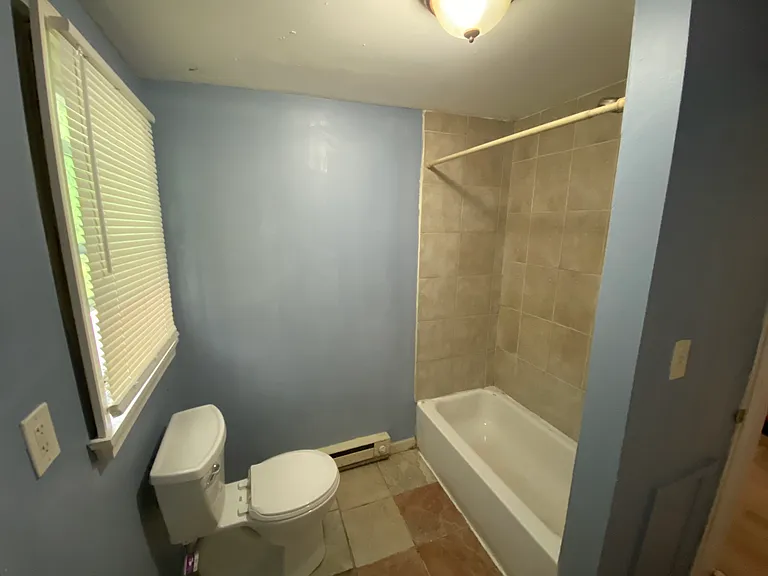 811 W Main St #6 — Photo 10