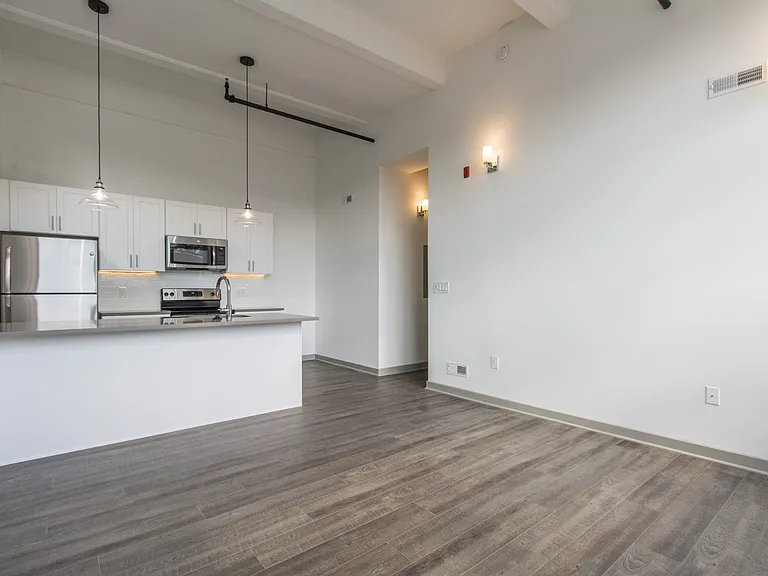 130 West 5th Ave — Photo 3