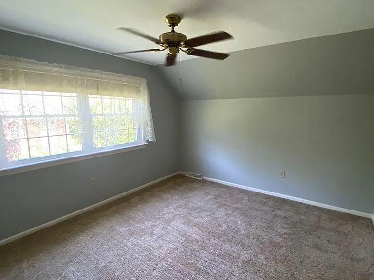 472 Hillside Dr — Photo 23