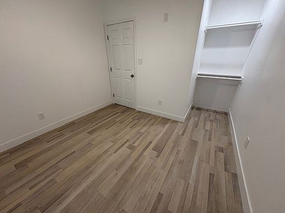 3rd image of 9723 Alexander Ave #B