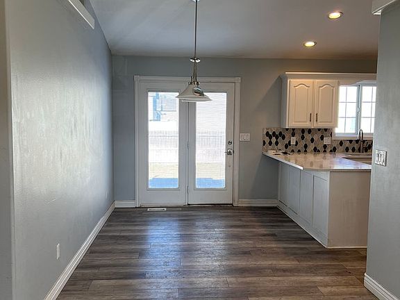 4th image of 330 E Palomino Dr