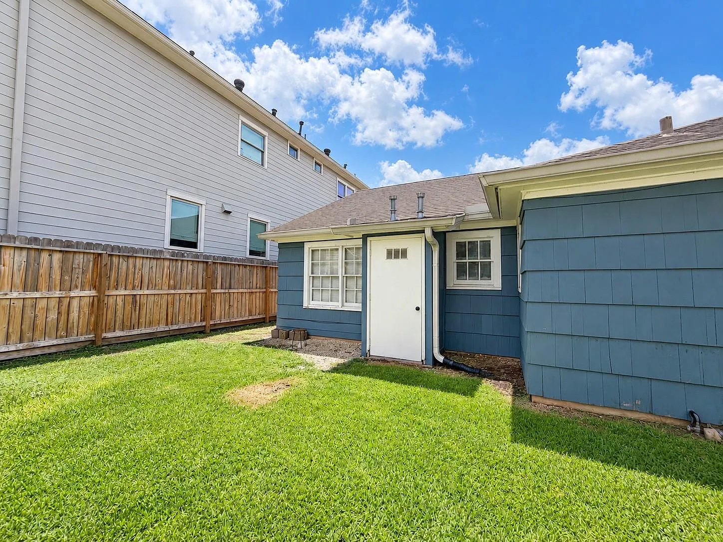 1 bed, 1.0 bath, 623 sqft, $1,300 — Photo 2