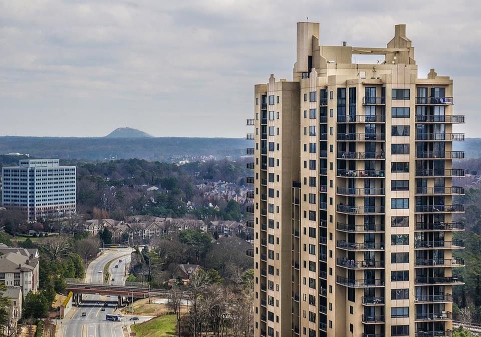 2nd image of 3481 Lakeside Dr NE APT 607